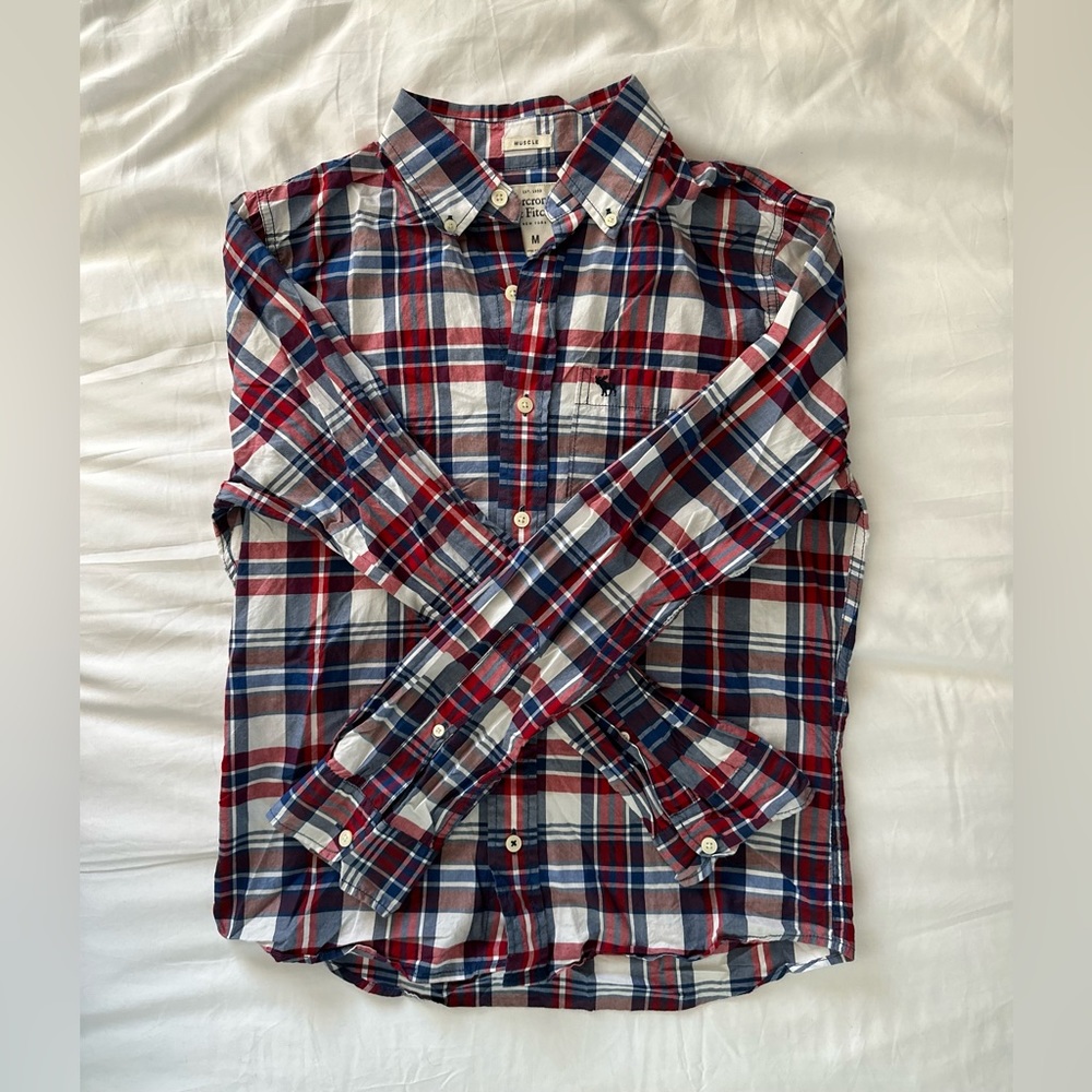 Medium Red, White & Blue Abercrombie & Fitch Casual Button Down